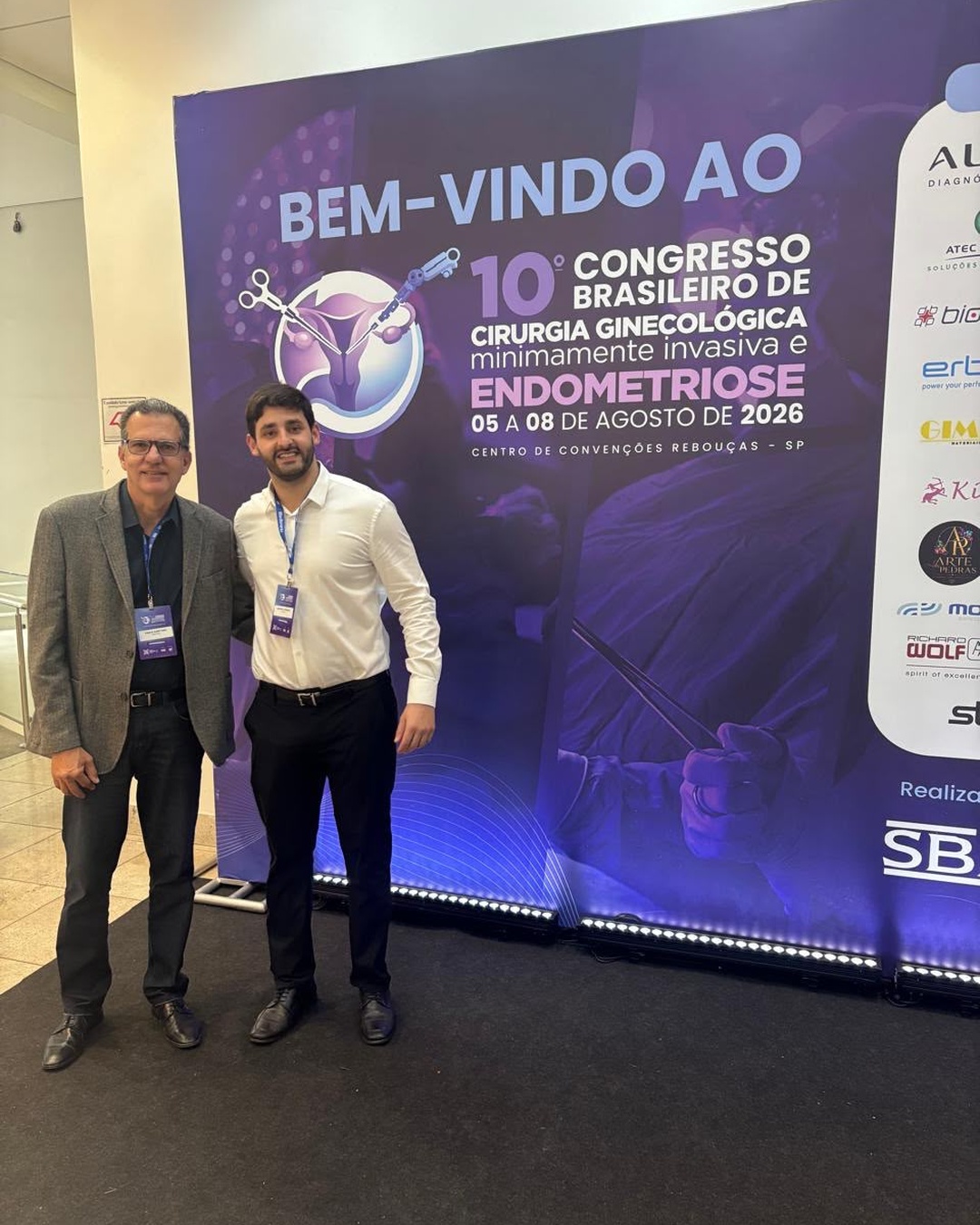 Dr. Alexios com colega no congresso